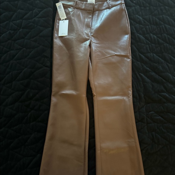 NWT Wilfred Cabaret Pant Aritzia - Picture 3 of 4